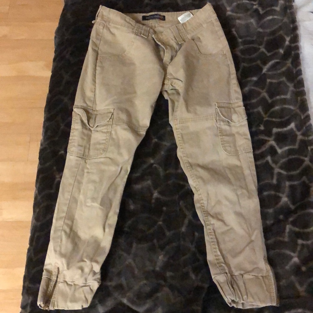 Levis cargo pants - Khaki color